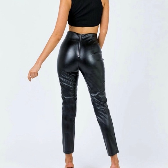 Princess Polly Pants - 𝅺Princess Polly Faux Leather Pants size 6